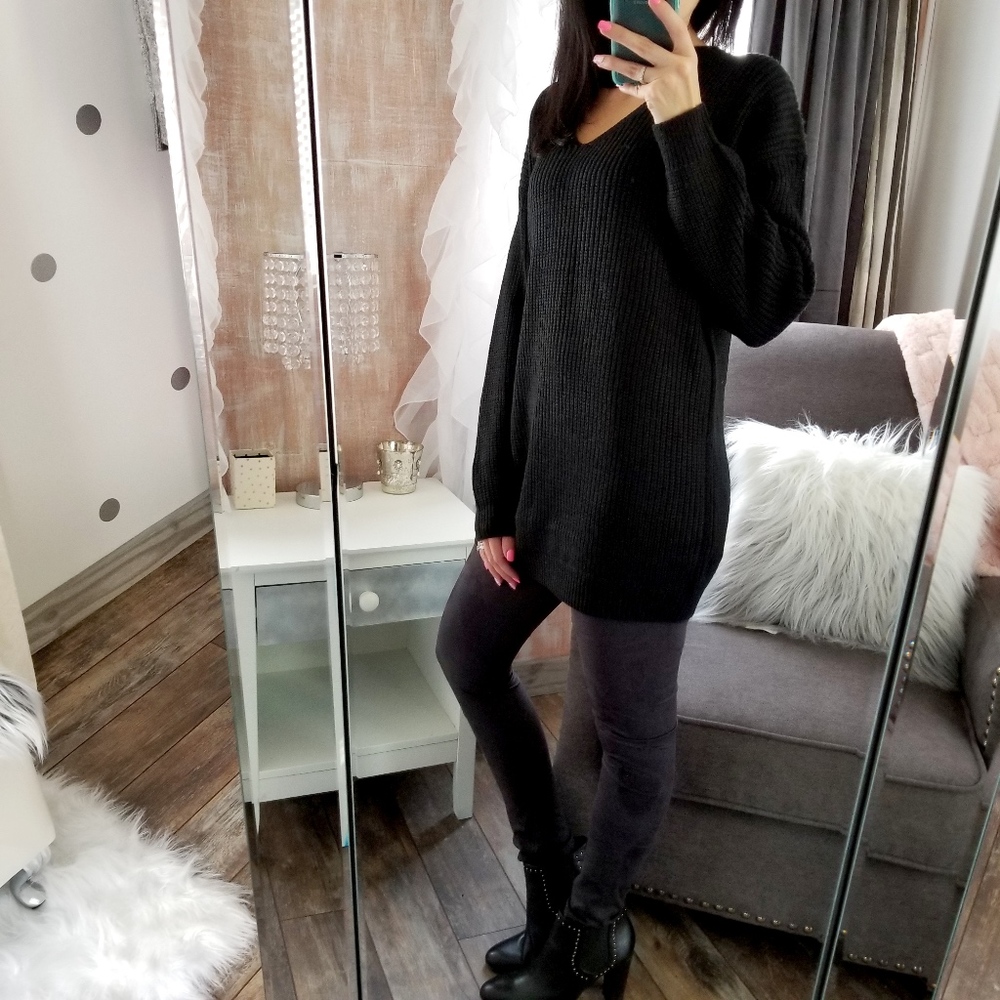 Black Sweater Tunic Top Keyhole Cut Out Top - Picture 5 of 7
